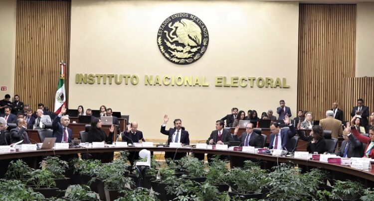 Buscará INE ahorros para cubrir la insuficiencia de su presupuesto y cumplir con actividades sustantivas