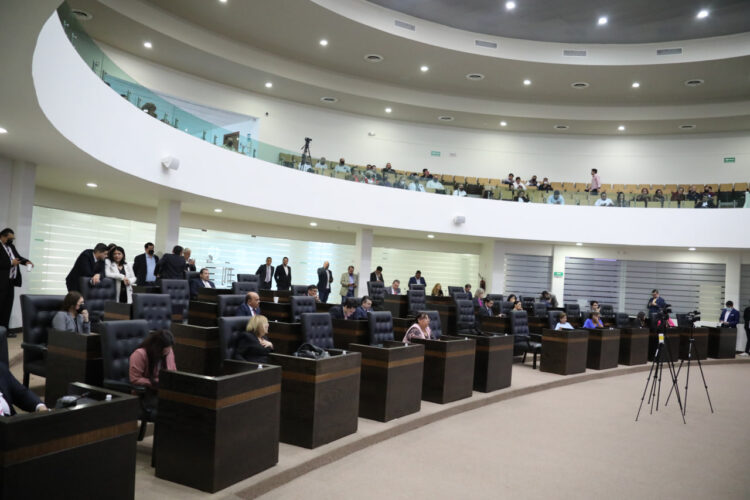 Aprueba Congreso Iniciativa que pugna por el reconocimiento de la antigüedad laboral de Maestros de Inglés