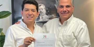 Carlos Solís Gómez renueva estructura del CDE del PRI en el Estado