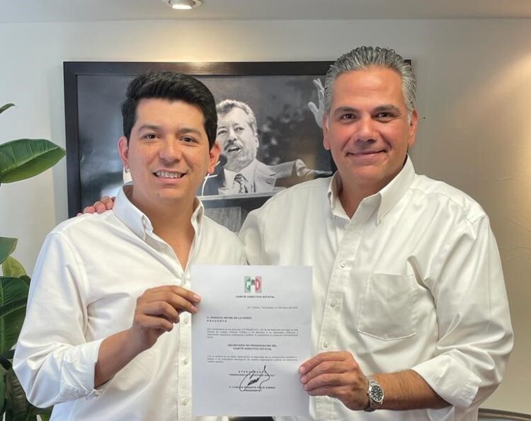 Carlos Solís Gómez renueva estructura del CDE del PRI en el Estado