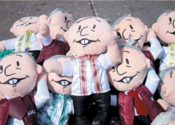 Prohíben TEPJF a MORENA usar caricaturas de AMLO en sus campañas