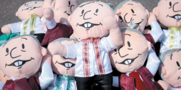 Prohíben TEPJF a MORENA usar caricaturas de AMLO en sus campañas