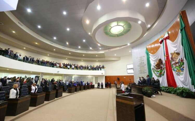 Buscan Diputados reforzar a los símbolos de la patria