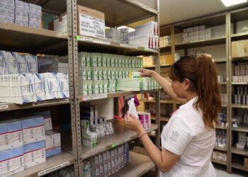 IMSS continúa con desabasto de medicinas y médicos especialistas
