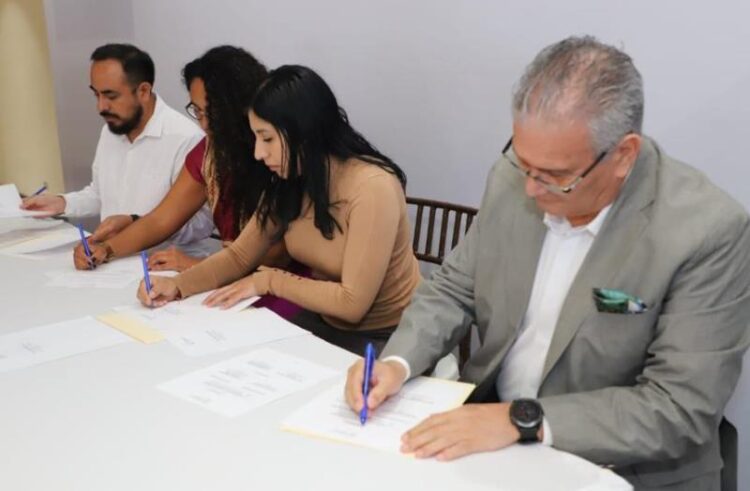 Reinstalan mesa espejo para prevención de adicciones