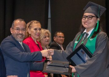 Egresa la generación 2022-3 de la Facultad de Comercio UAT Victoria