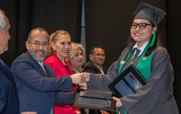 Egresa la generación 2022-3 de la Facultad de Comercio UAT Victoria