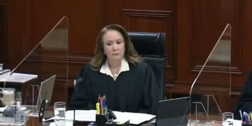Promueven juicio político contra ministra Yasmín Esquivel, acusada de plagio
