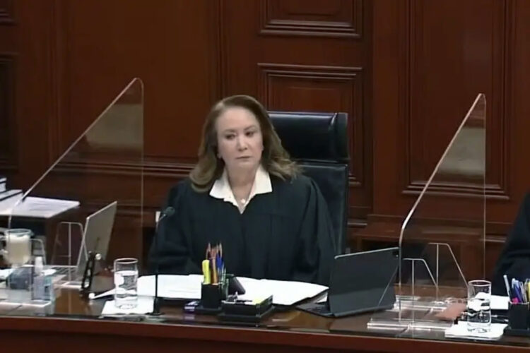 Promueven juicio político contra ministra Yasmín Esquivel, acusada de plagio