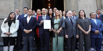 PRI, PRD y PAN impugnan ante la Corte ‘Plan B’ de reforma electoral de AMLO