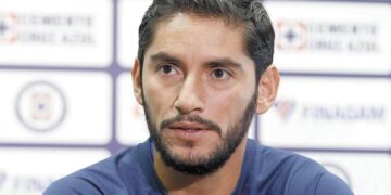 Jesús Corona sufre asalto afuera de las instalaciones de Cruz Azul
