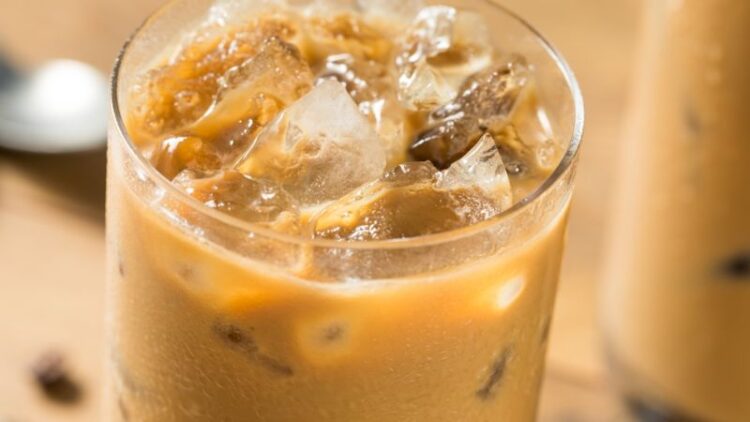 Disfruta de esta refrescante agua de café con una sencilla pero deliciosa receta