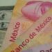 El peso cede terreno frente al dólar, de acuerdo con Banxico