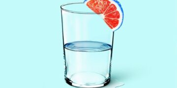 ¿Qué beneficios tiene tomar agua natural todos los días?