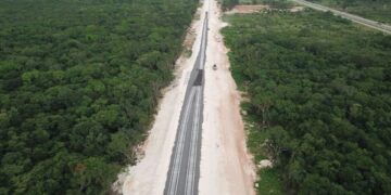 AMLO supervisa Tramo 5 del Tren Maya y Aeropuerto de Tulum