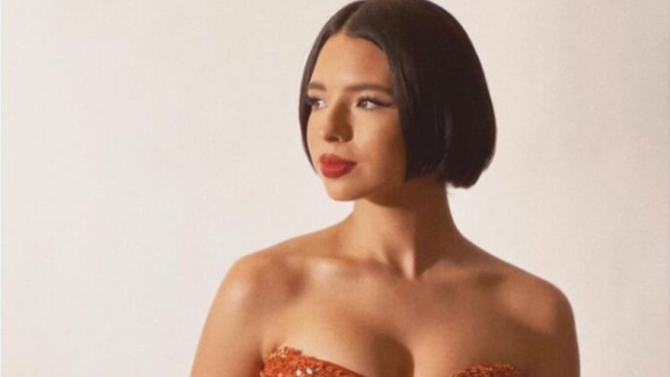 Ángela Aguilar posa frente al espejo con prendas de lencería de la marca de Rihanna y conquista la red