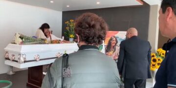 Globos blancos, llanto y Natalia Lafourcade: el último adiós a Yaretzi Adriana, la universitaria de 18 años que murió en el choque del Metro