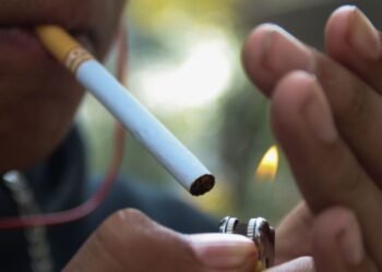 A partir de hoy cierran terrazas a los fumadores en México