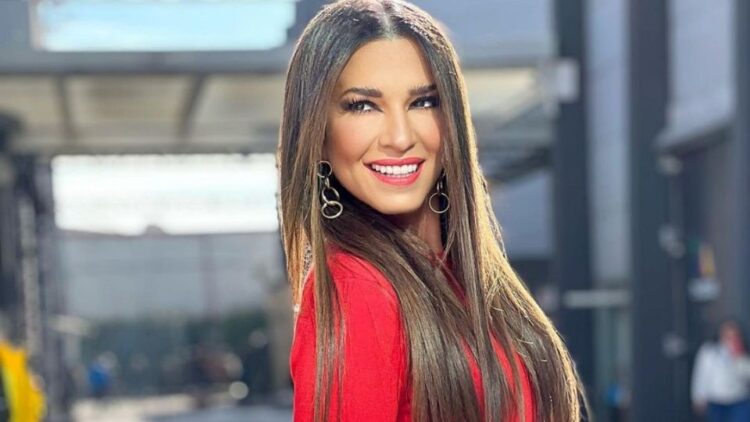 Laura G presume su figura en diminuta minifalda y paraliza Instagram