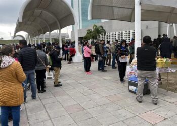 Alta demanda de trámites en Oficina Fiscal del estado