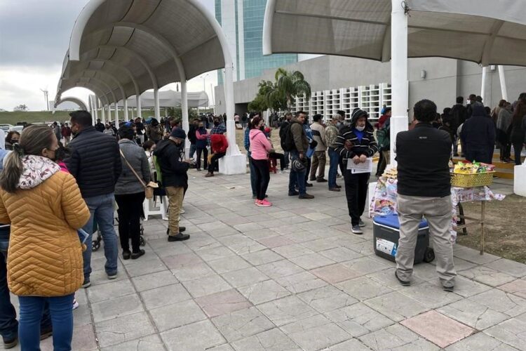 Alta demanda de trámites en Oficina Fiscal del estado