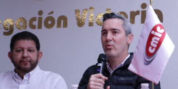 “JR” plantea ante empresarios capitalinos sus ejes de campaña