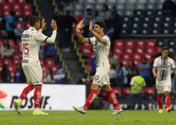 Rayados aprovecha ventaja y supera a Cruz Azul