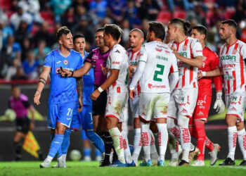 Necaxa alarga mal arranque de Cruz Azul