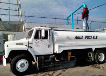 Exhortan denunciar a piperos que cobren reparto de agua