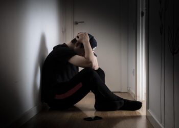 Pobreza y salud mental pueden provocar muerte en casos extremos