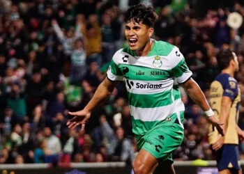 Santos se desquita goleando a Pumas