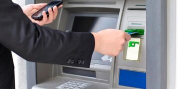 ¡Ten cuidado! Con este método pueden vaciar tus tarjetas bancarias
