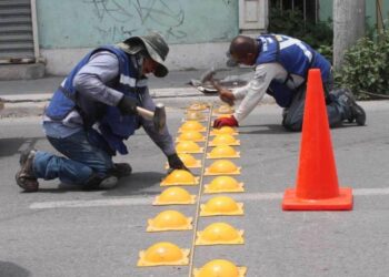 Instalarán topes y semáforo en cruceros peligrosos de Victoria