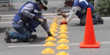 Instalarán topes y semáforo en cruceros peligrosos de Victoria