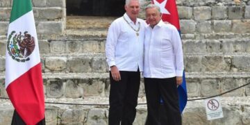 Presidente de Cuba, Miguel Díaz-Canel, recibe máxima “condecoración mexicana de la orden del Águila Azteca”