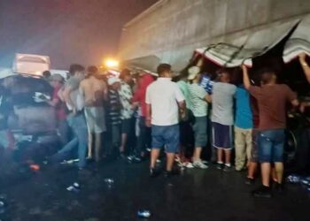 En menos de 25 minutos gente roba 25 toneladas de cerveza