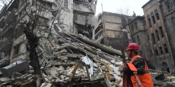 Terremoto magnitud 7.8 devasta Turquía: hay varios muertos y personas atrapadas