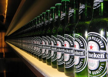 Femsa anuncia proceso para salir del negocio de la cerveza