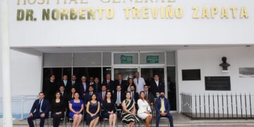Reciben constancia 17 médicos especialistas del Hospital General de Victoria