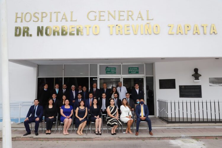 Reciben constancia 17 médicos especialistas del Hospital General de Victoria