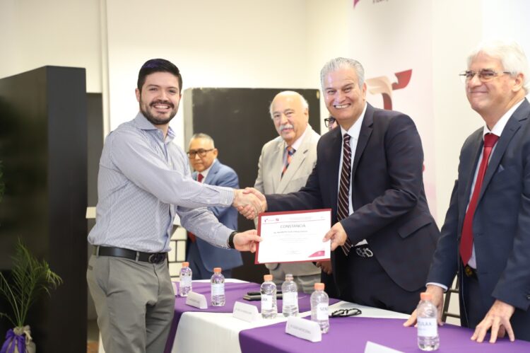 Entrega Hospital Infantil una generación más de especialistas