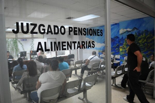 Padres desobligados crecen en la capital del Estado