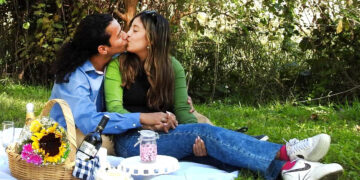 Andrea y Abraham festejan su 3er. mes de noviazgo en el Río San Marcos