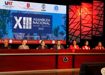 Inaugura rector de la UAT asamblea nacional de médicos en formación
