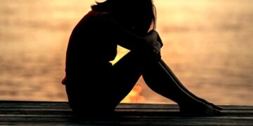 Sentirse solo aumenta el riesgo de sufrir Alzheimer