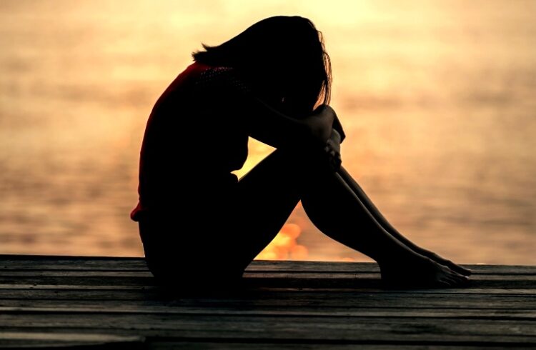 Sentirse solo aumenta el riesgo de sufrir Alzheimer