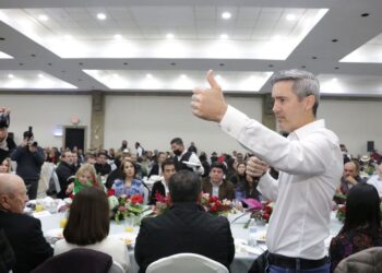 JR “aprieta el paso” a dos semanas de cerrar campaña