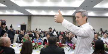 JR “aprieta el paso” a dos semanas de cerrar campaña