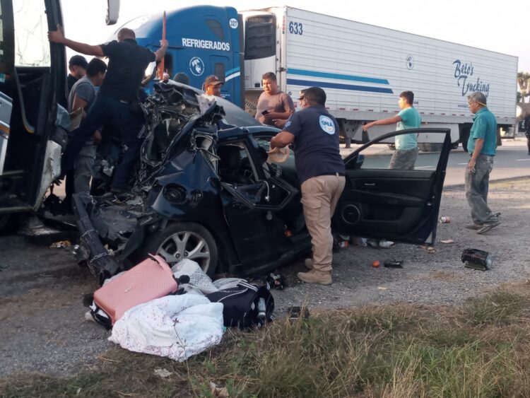 Un muerto y nueve lesionados deja choque en Carretera Jiménez-San Fernando.