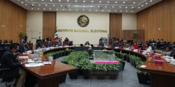 INE expone los riesgos del Plan B de la reforma electoral